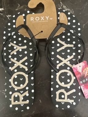 NWT Roxy Black & White Polka Dot Logo Flip Sandals Size 6